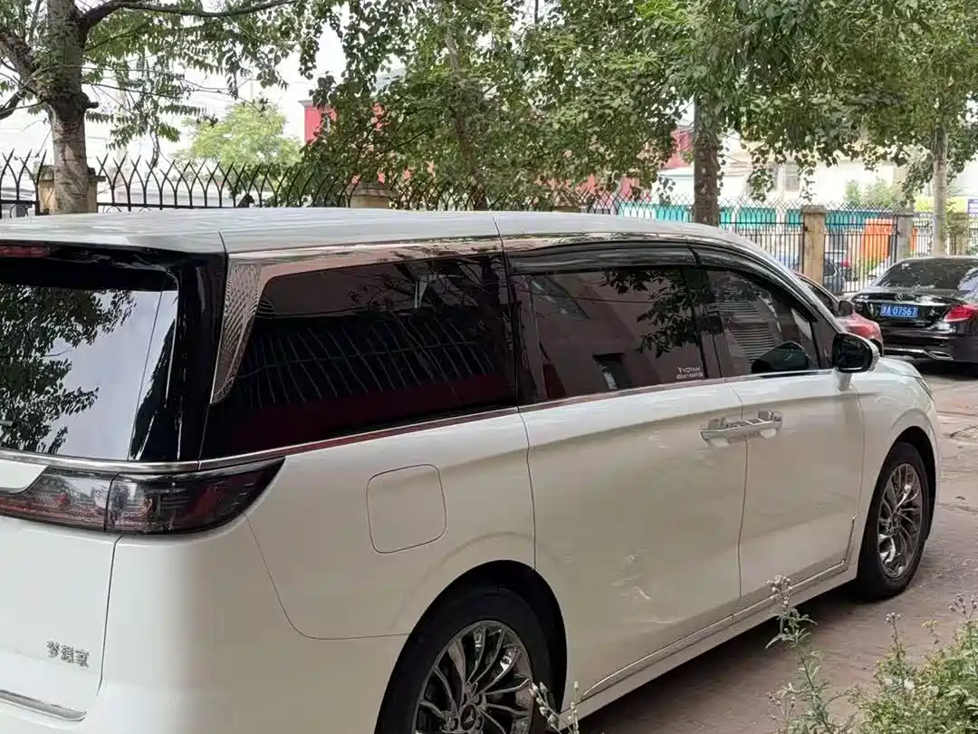 Voyah Auto Voyah Dreamer 2022 Low-carbon Dream+Smart Package фото 4