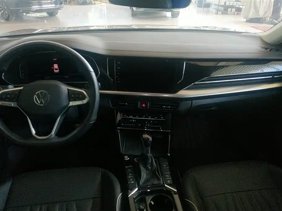 Volkswagen Passat 2022 330TSI Starry Sky Premium Edition фото 13