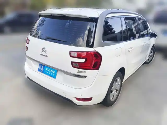 Citroën C4 Picasso 2015 Grand 1.6T Fashion 7-seater — фото 2