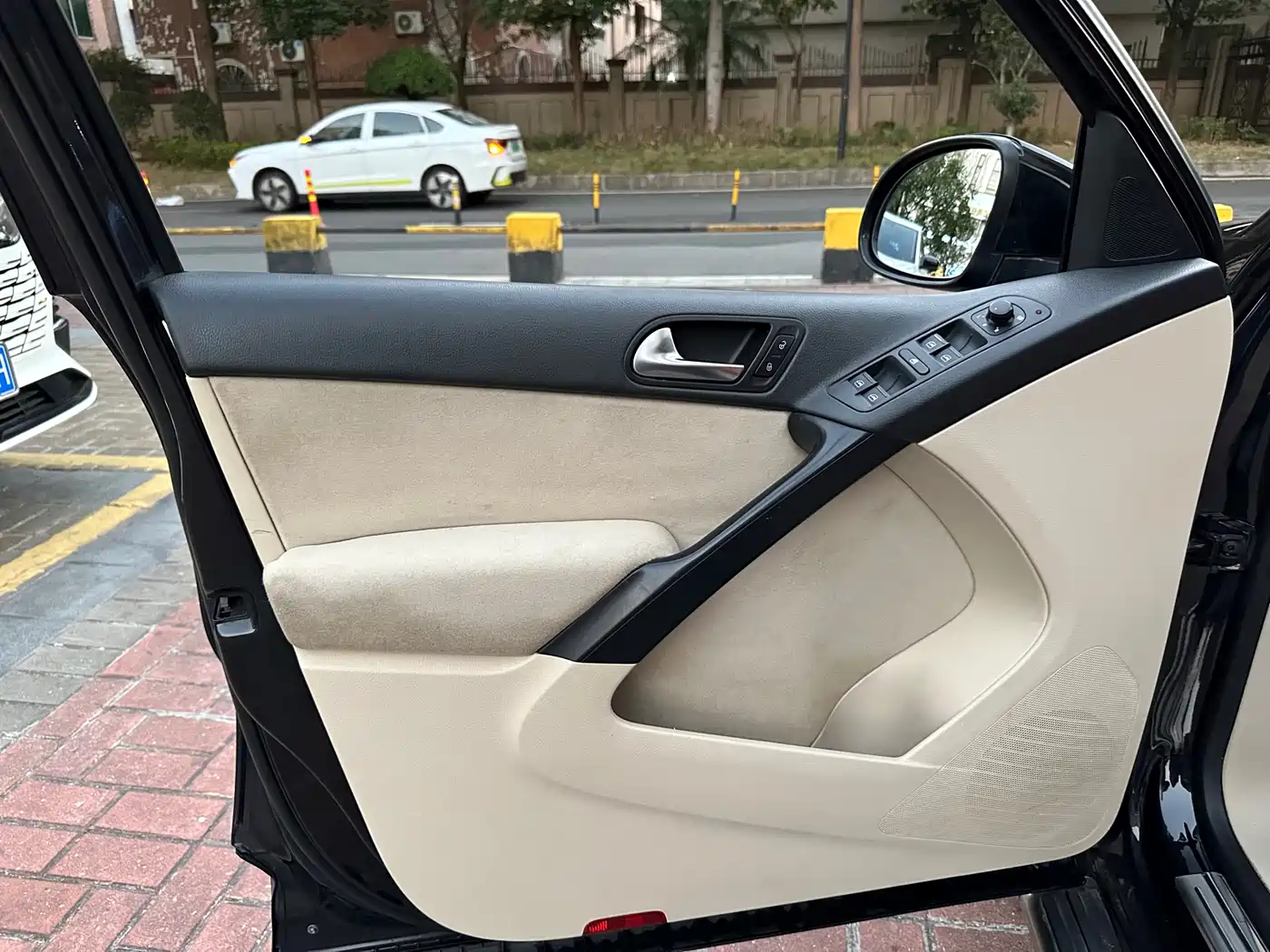 Volkswagen Tiguan 2012 1.8TSI Manual 2WD Metro Edition фото 17