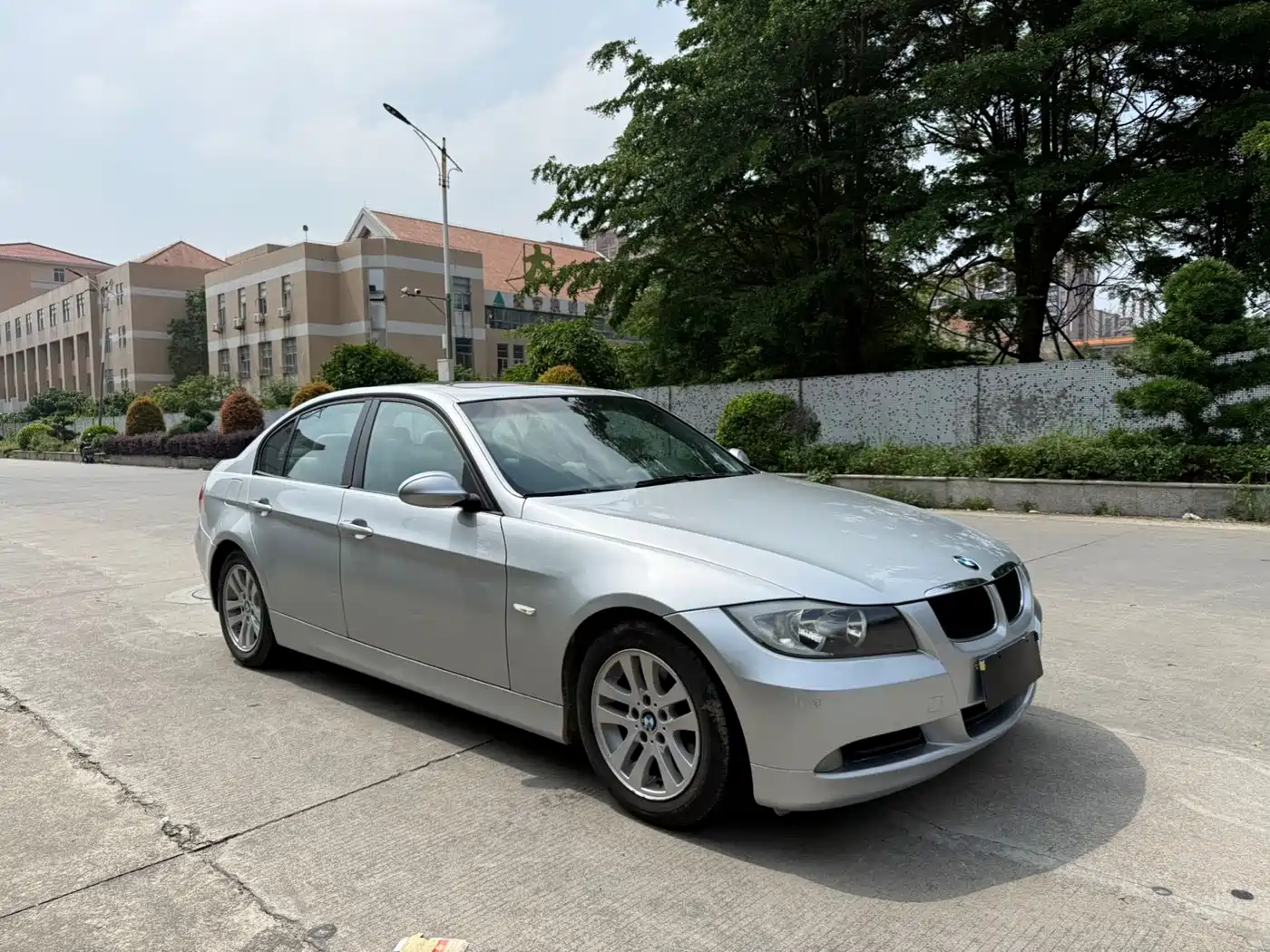 BMW 3 Series (Import) 2005 Model E90 320i фото 3