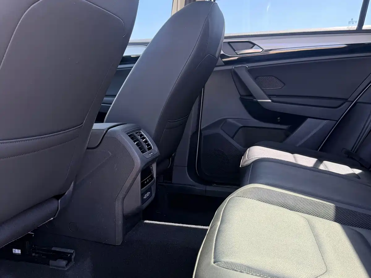 Volkswagen Tayron 2021 330TSI 2WD Luxury Smart Connect Edition фото 5