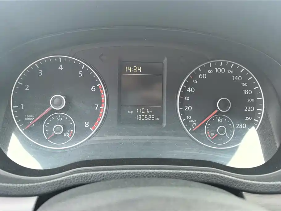 Volkswagen Passat 2014 1.8TSI DSG Luxury Edition фото 14
