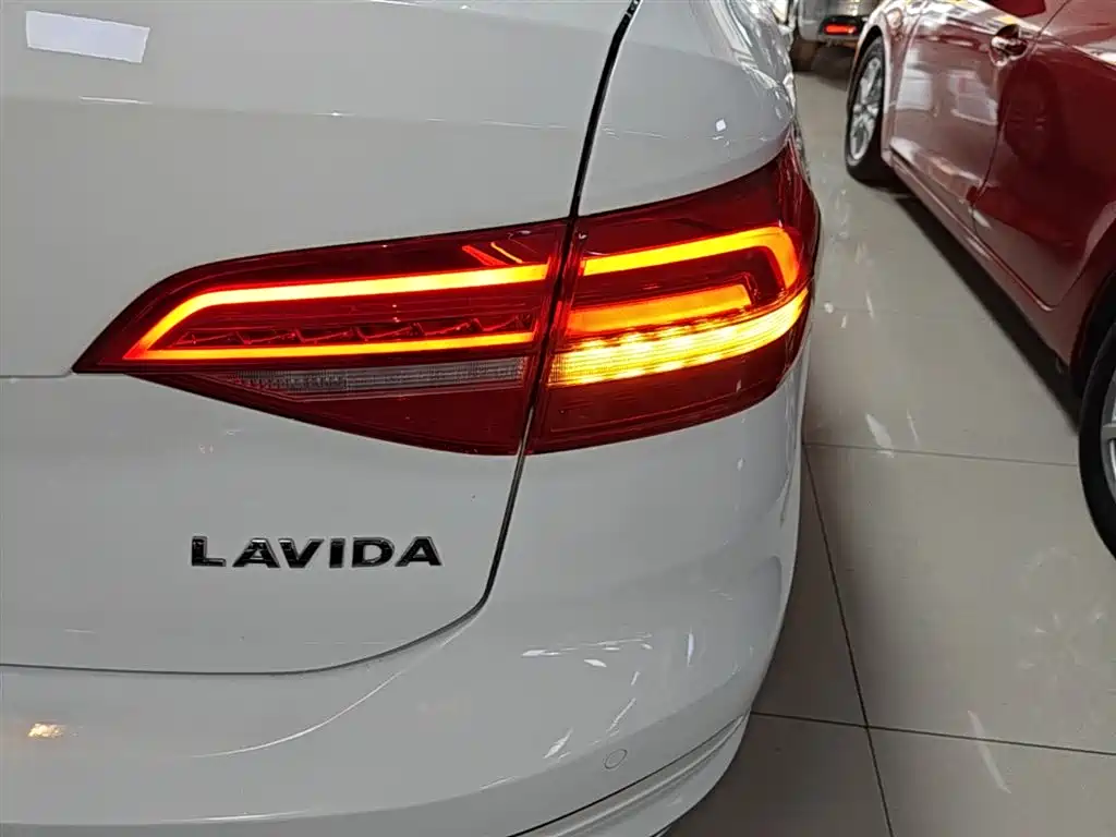 Volkswagen Lavida 2018 1.5L Automatic Comfort Version China V фото 8