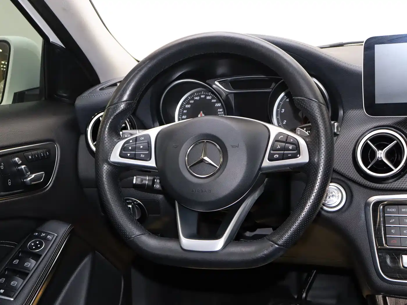 Mercedes-Benz GLA 2019 GLA 200 Fashion фото 15