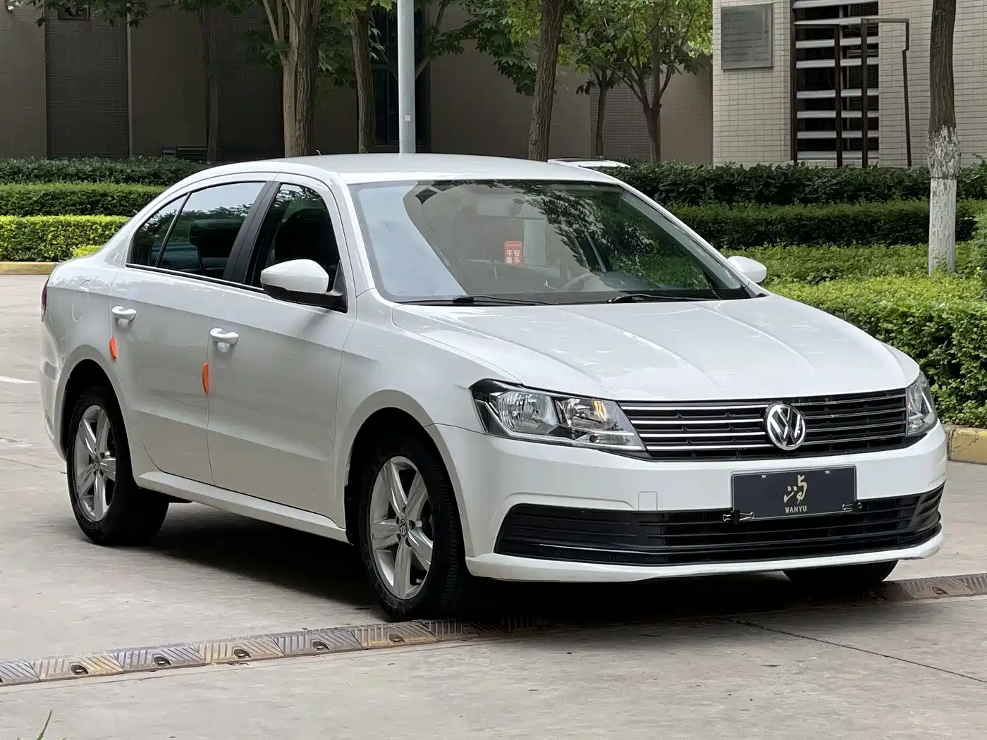 Volkswagen Lavida 2017 1.6L Automatic Trend Edition фото 3