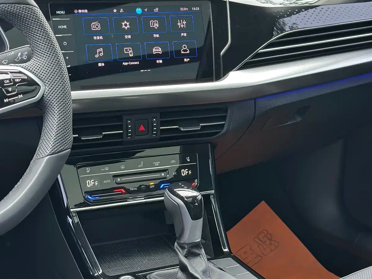 Volkswagen Passat 2024 380TSI Starlight Dragon Glory Edition фото 8
