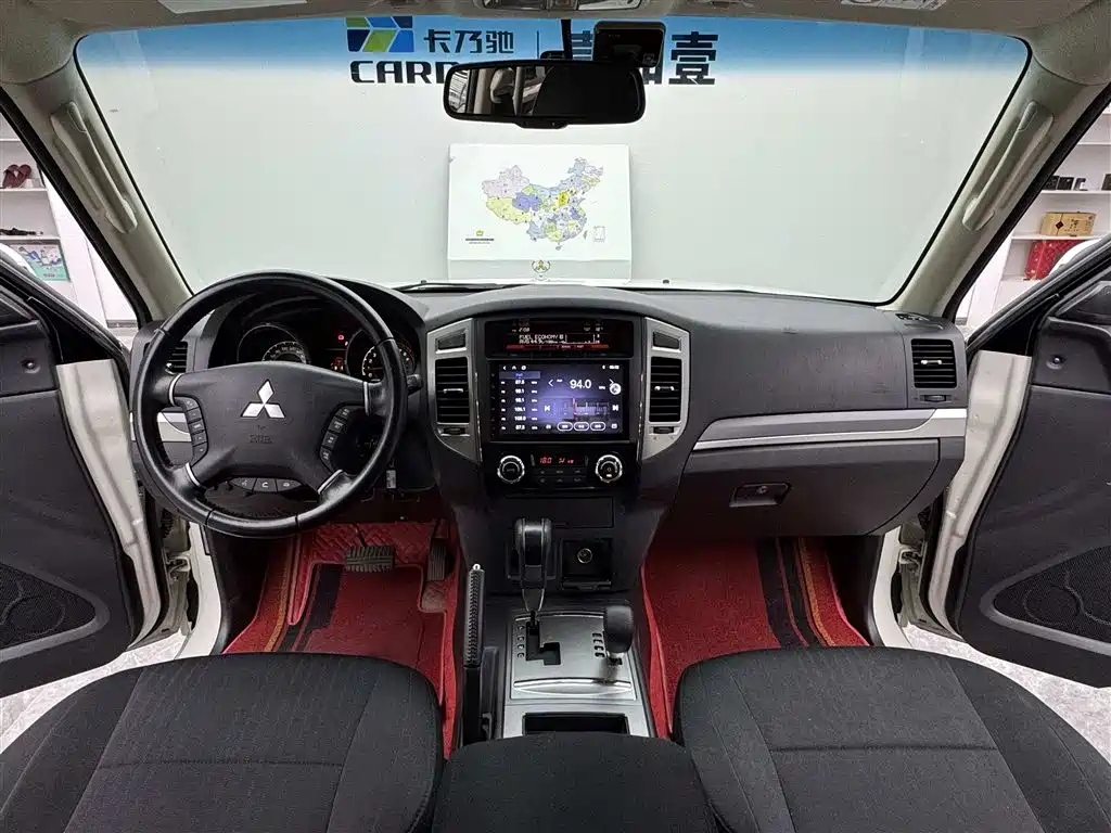 Mitsubishi Pajero (Import) 2020 3.0L Automatic Standard Edition фото 9