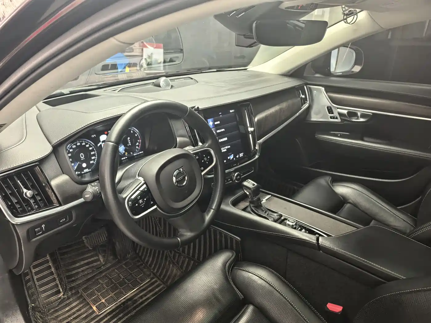 Фото 4 - Volvo V90