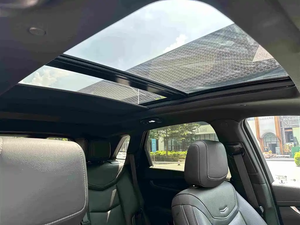 Photo 22 - Cadillac XT5