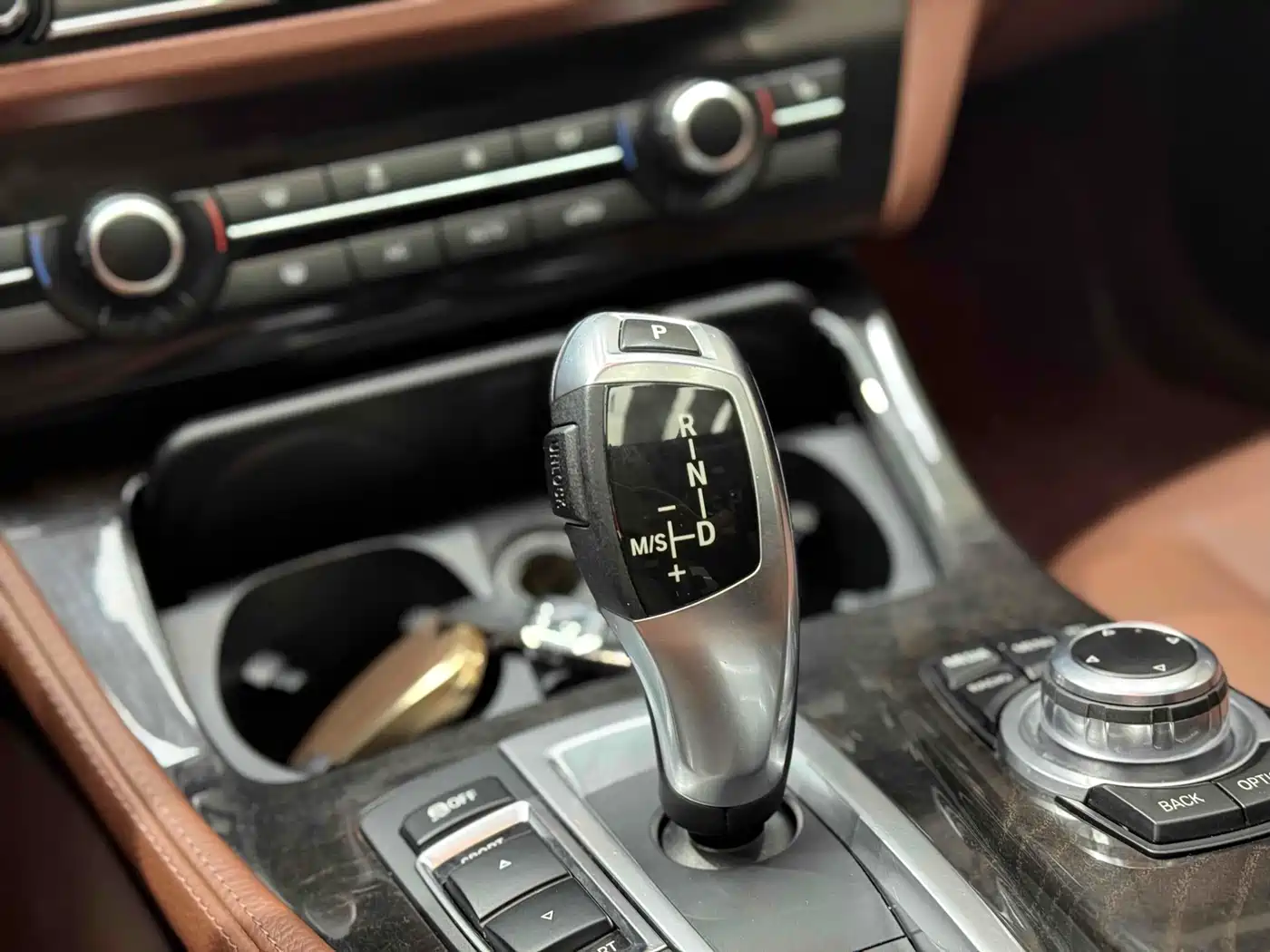BMW 5 Series 2014 525Li Leading фото 25