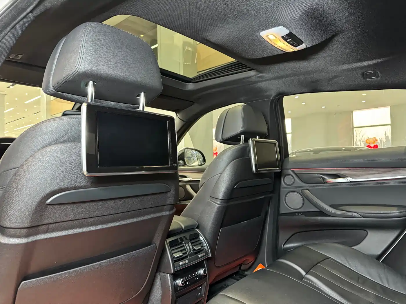BMW X6 2015 xDrive50i M Sport фото 9