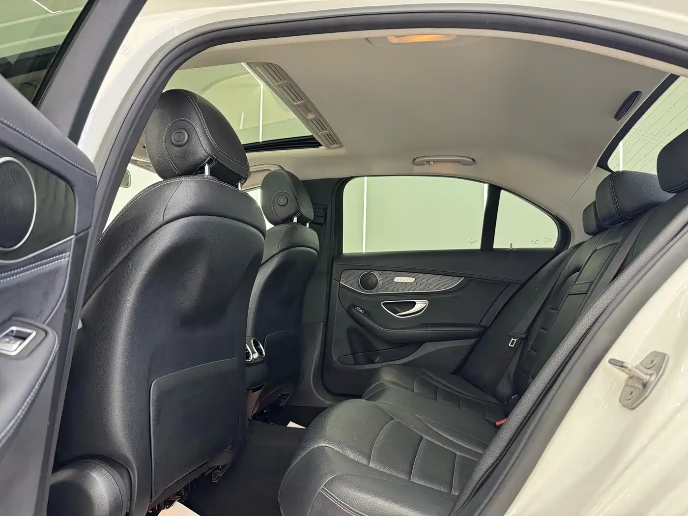 Mercedes-Benz C-Class 2016 C 180 L Sport фото 5