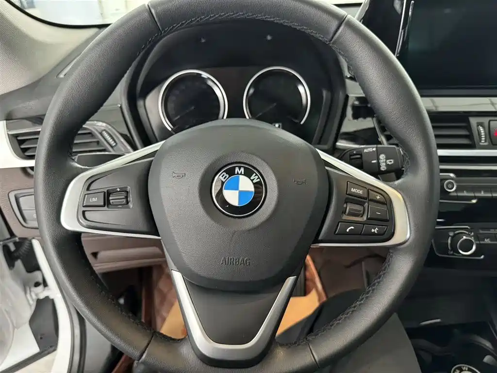 BMW X1 2022 sDrive20Li Fashion фото 12