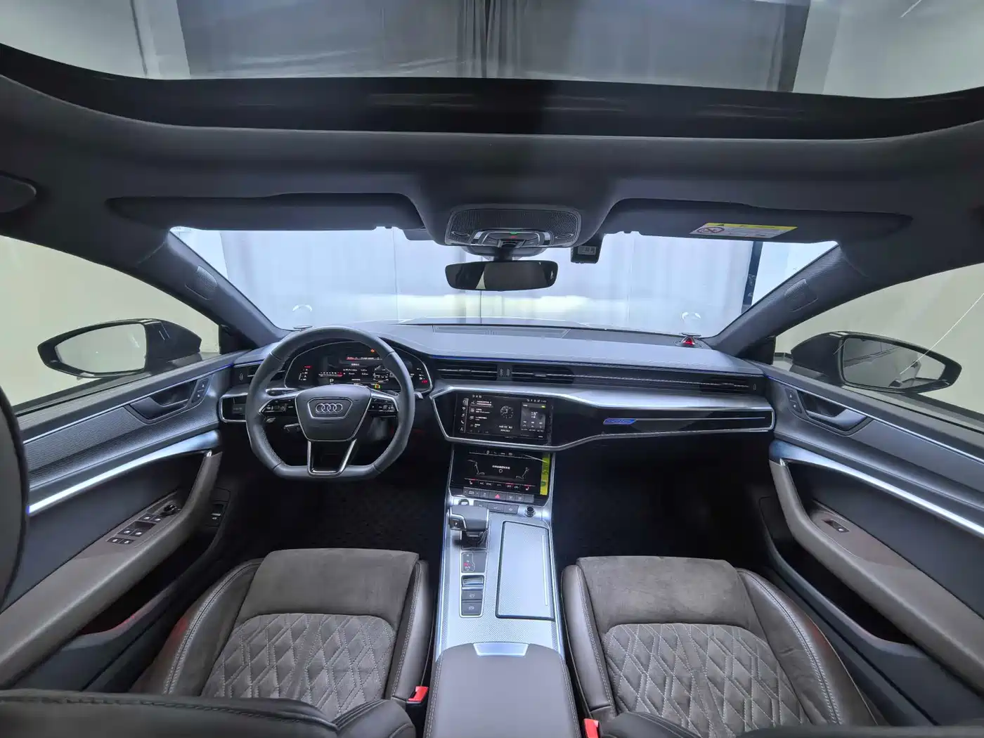 Фото 7 - Audi A7L