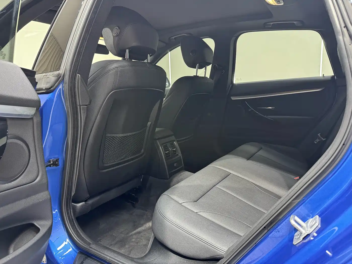 BMW 3 Series GT 2019 320i M Sport Package фото 18