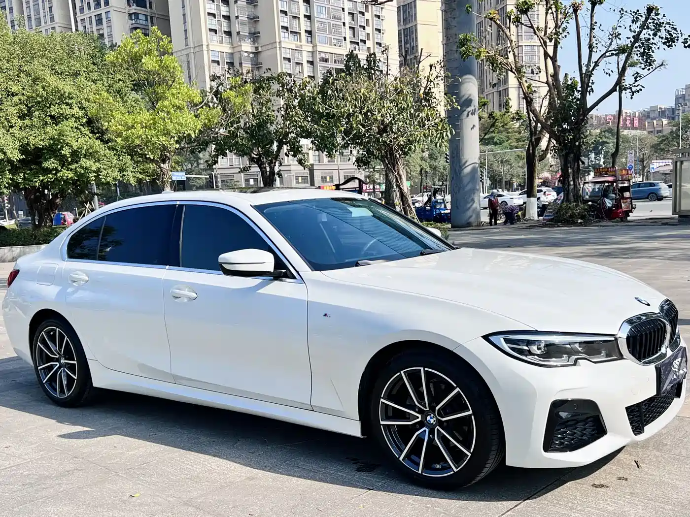 BMW 3 Series 2021 320Li M Sport Package фото 3