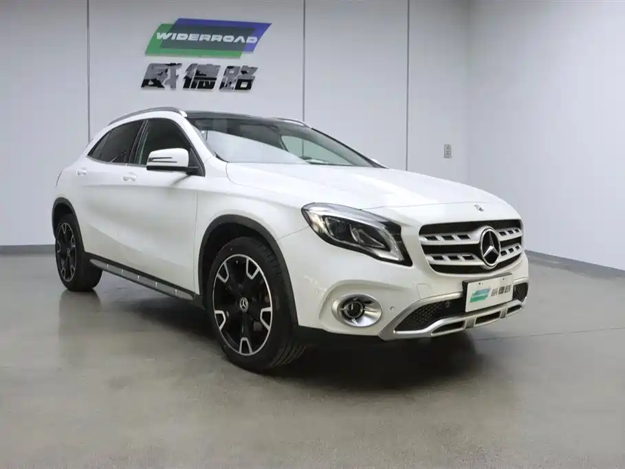 Mercedes-Benz GLA 2017 GLA 220 4MATIC Fashion фото 5