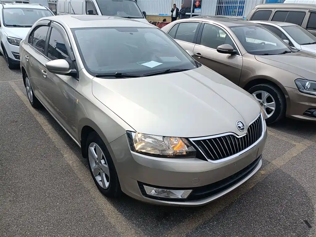 Škoda Rapid 2013 1.6L Automatic Smart Selection фото 22