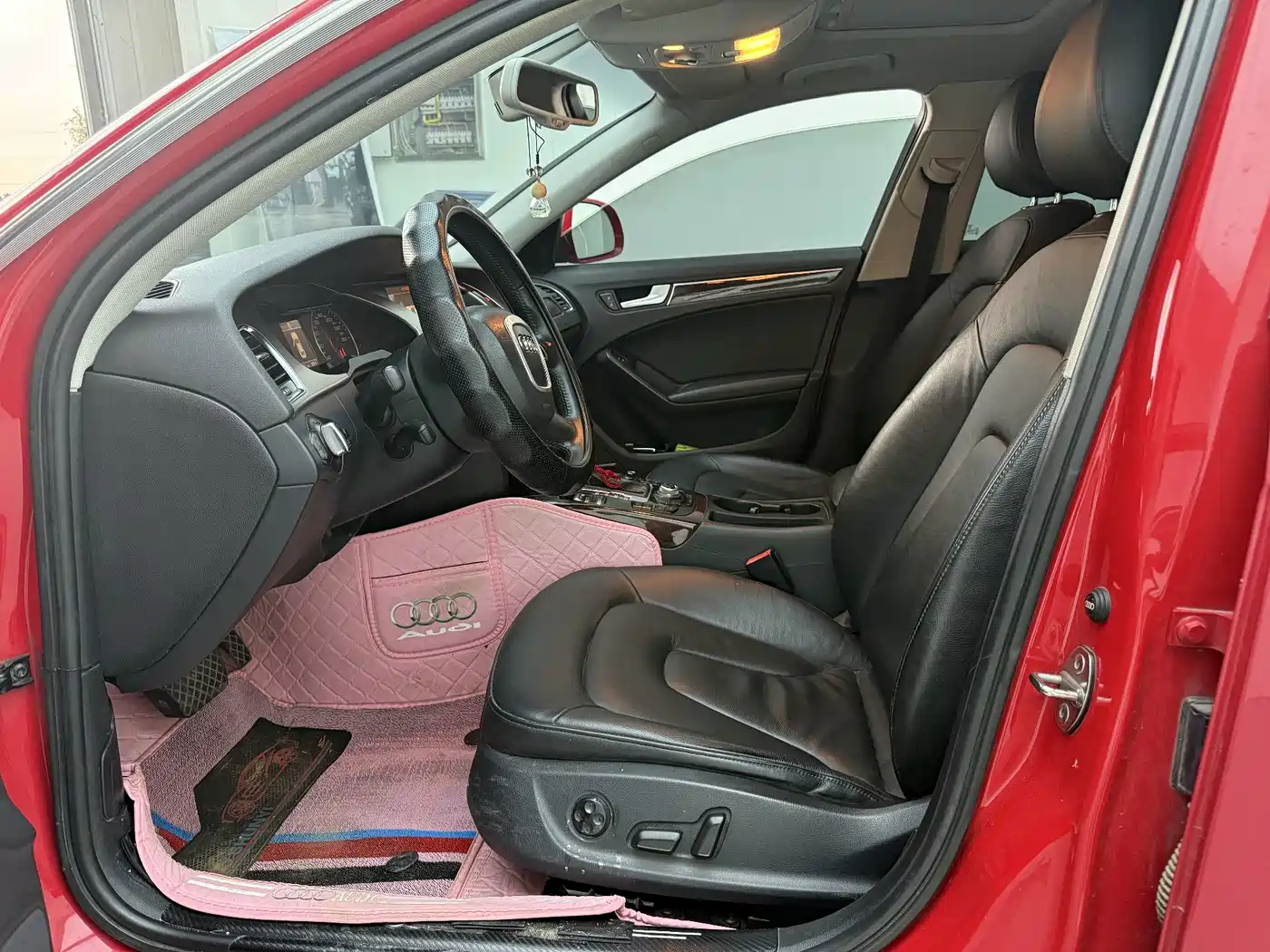 Фото 4 - Audi A4L