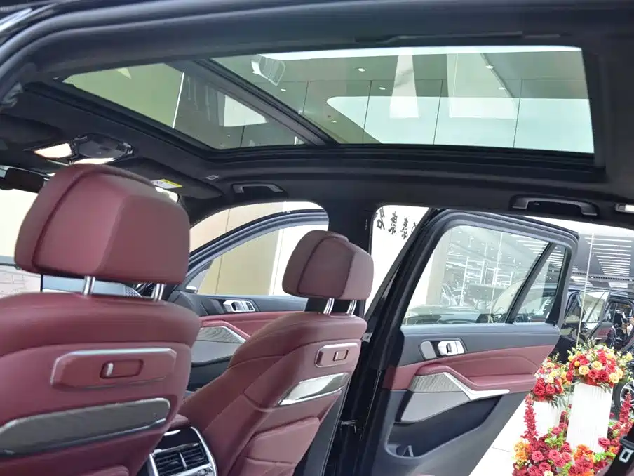 BMW X5 2026 Facelift xDrive 40Li M Sport Shadowline Package фото 15