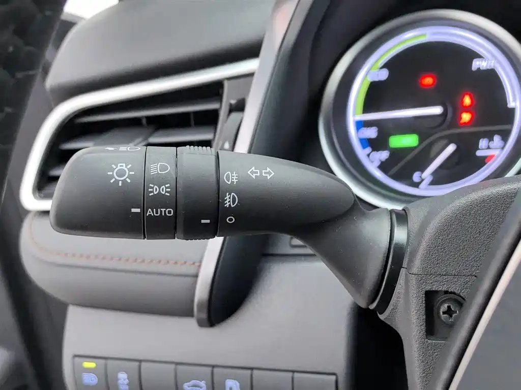 Toyota Camry 2021 Hybrid 2.5HGVP Leading Edition фото 21
