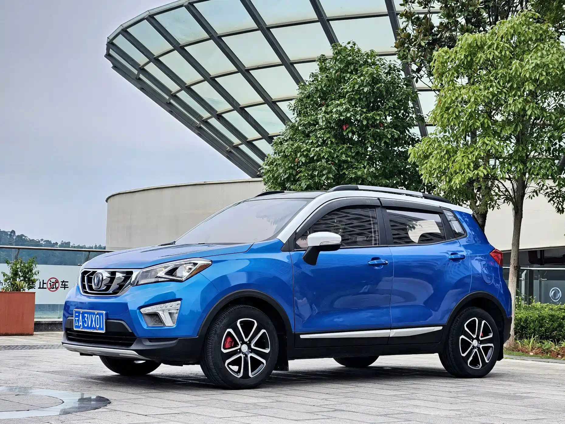 Фото 1 - Changan CS15