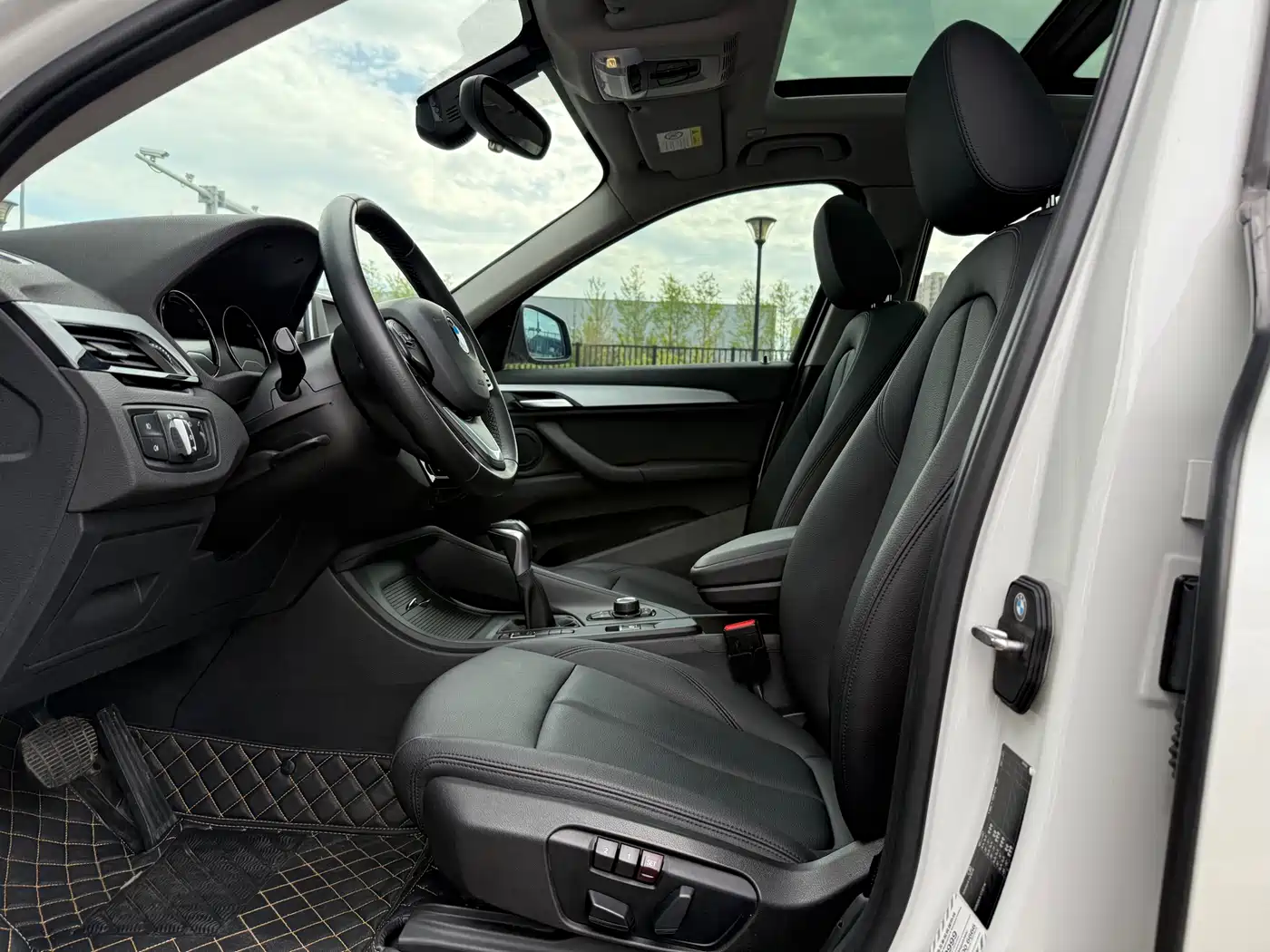 BMW X1 2019 sDrive20Li Leading Model фото 12