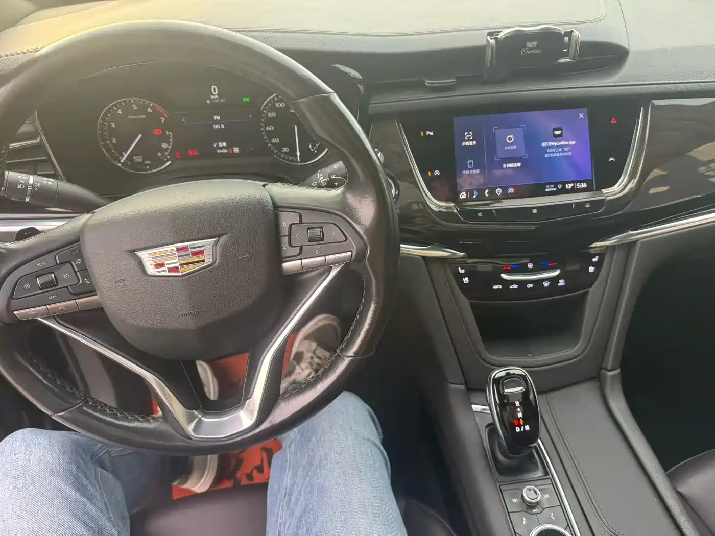 CADILLAC XT6