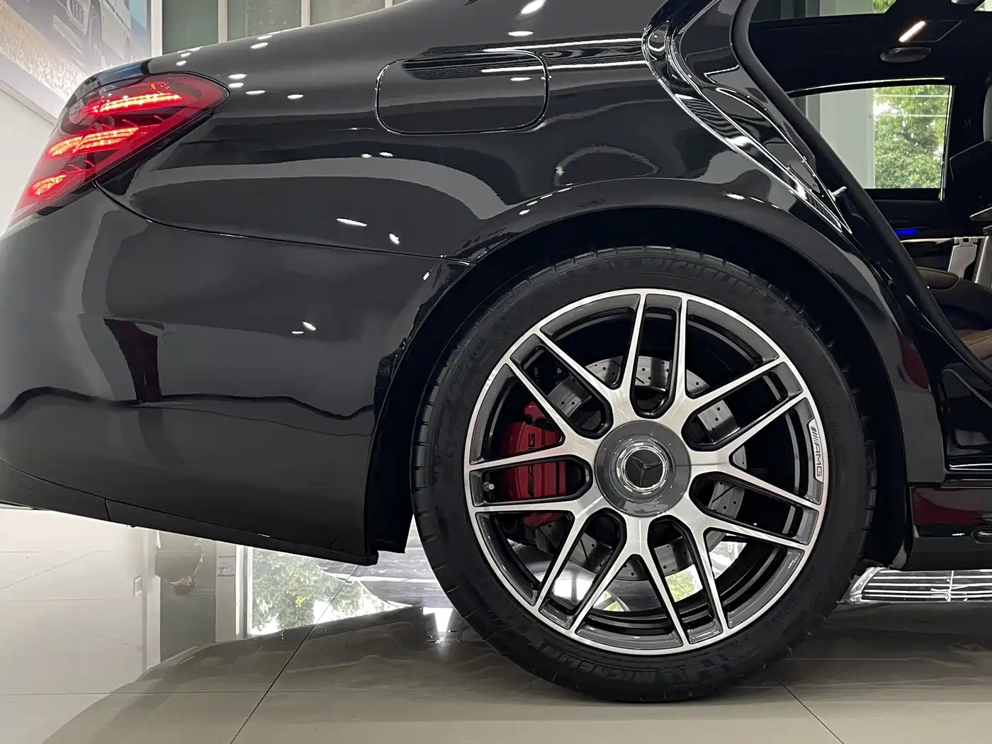 Mercedes-Benz S-Class AMG 2018 AMG S 63 L 4MATIC+ фото 9