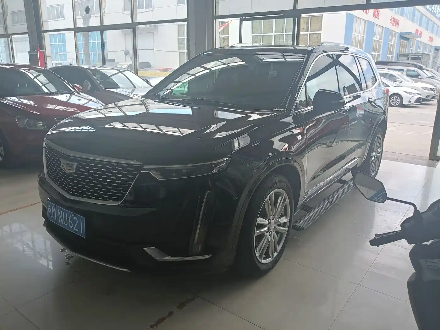 CADILLAC XT6