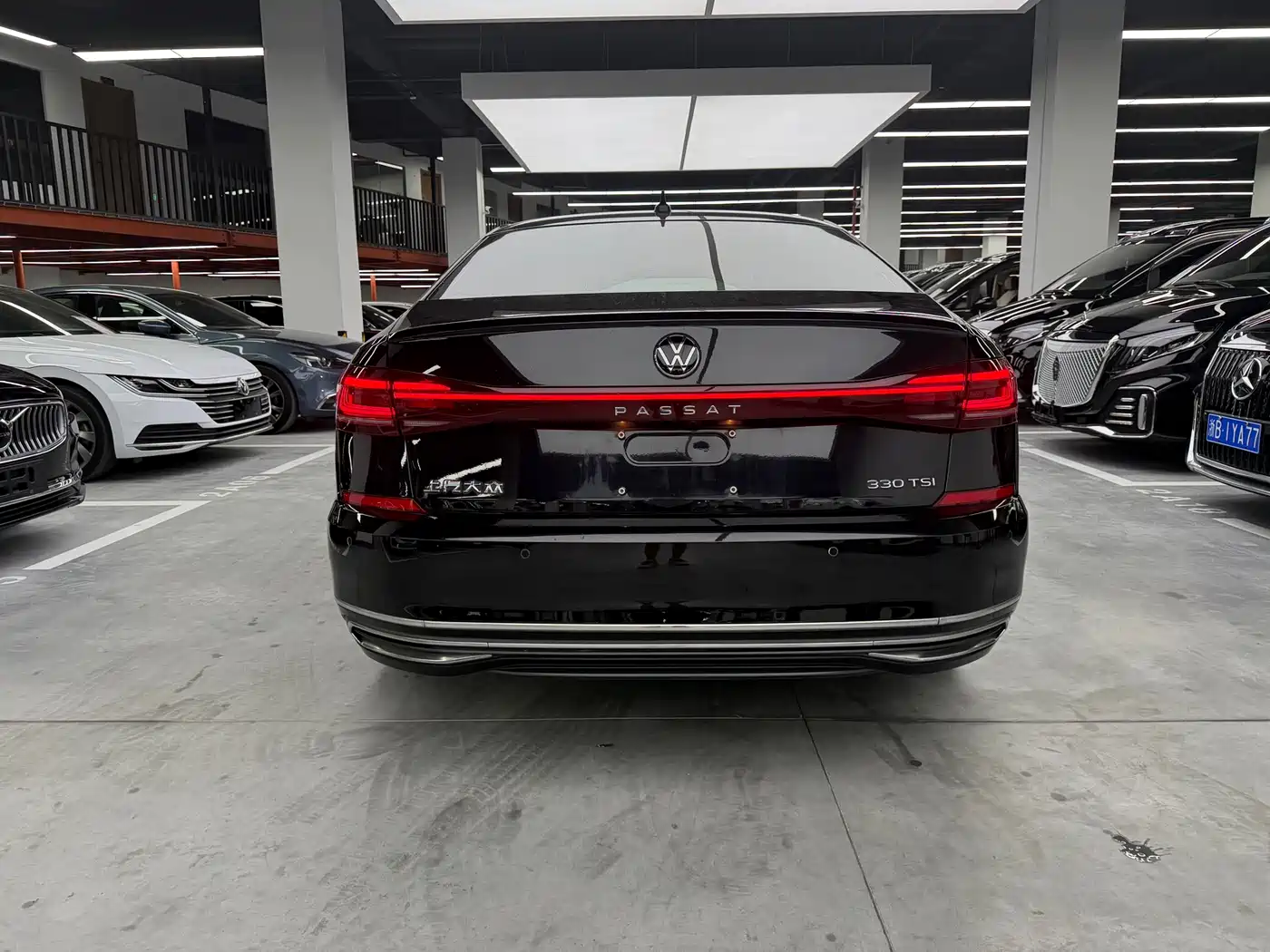 Volkswagen Passat 2023 330TSI Luxury Edition фото 15