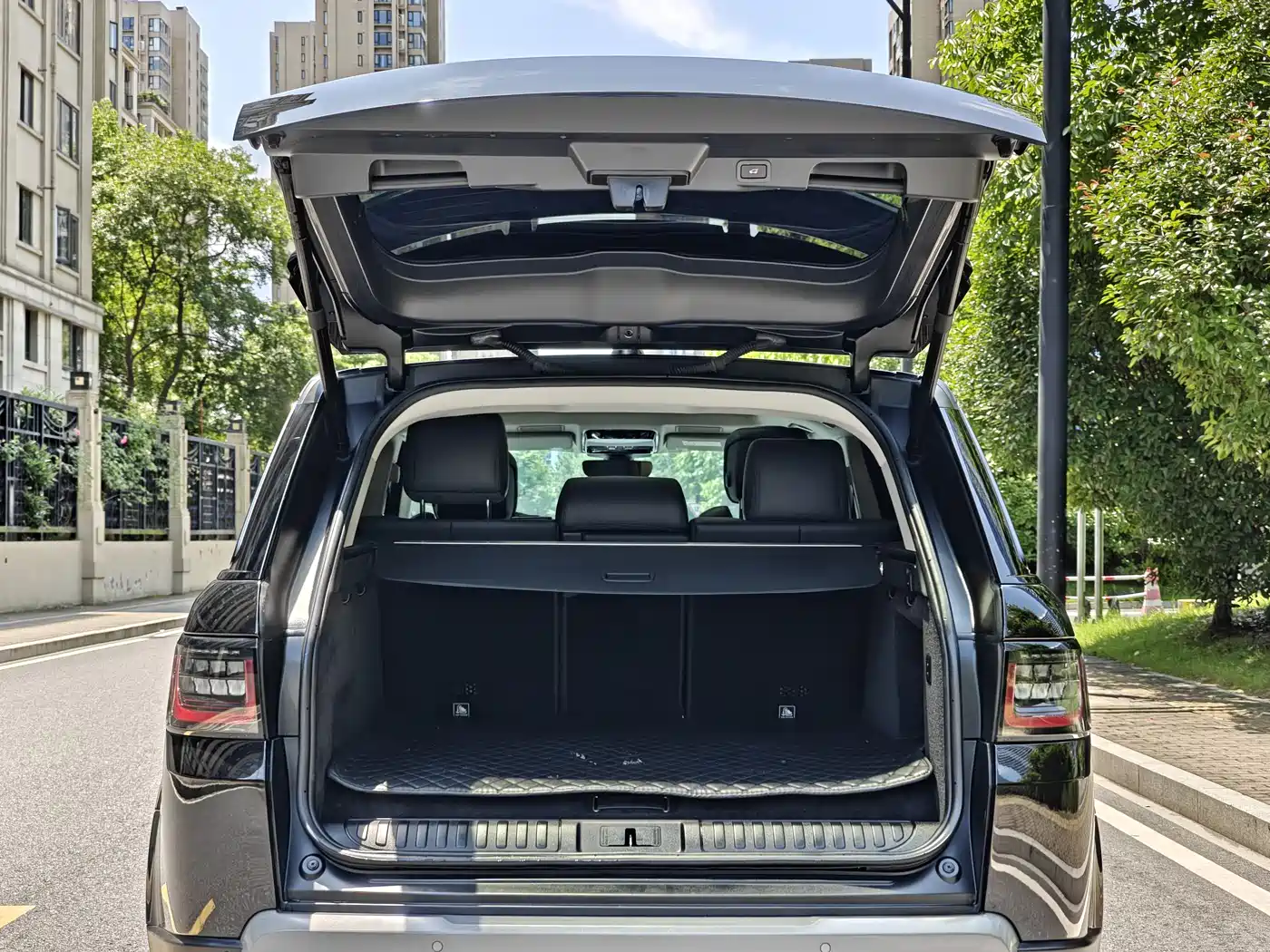 Land Rover Range Rover Sport PHEV 2022 P400e SE фото 18