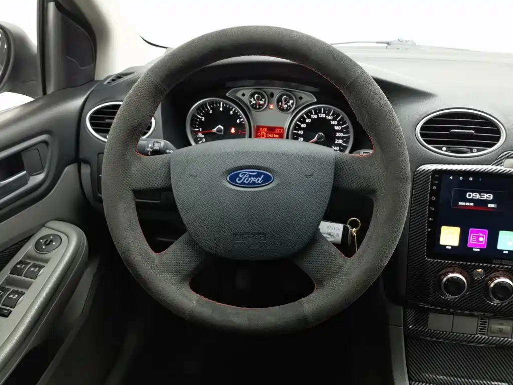 Ford Focus 2010 2011 Hatchback 1.8L Manual Classic