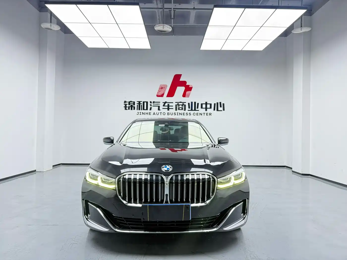 Photo 1 - BMW 7 Series