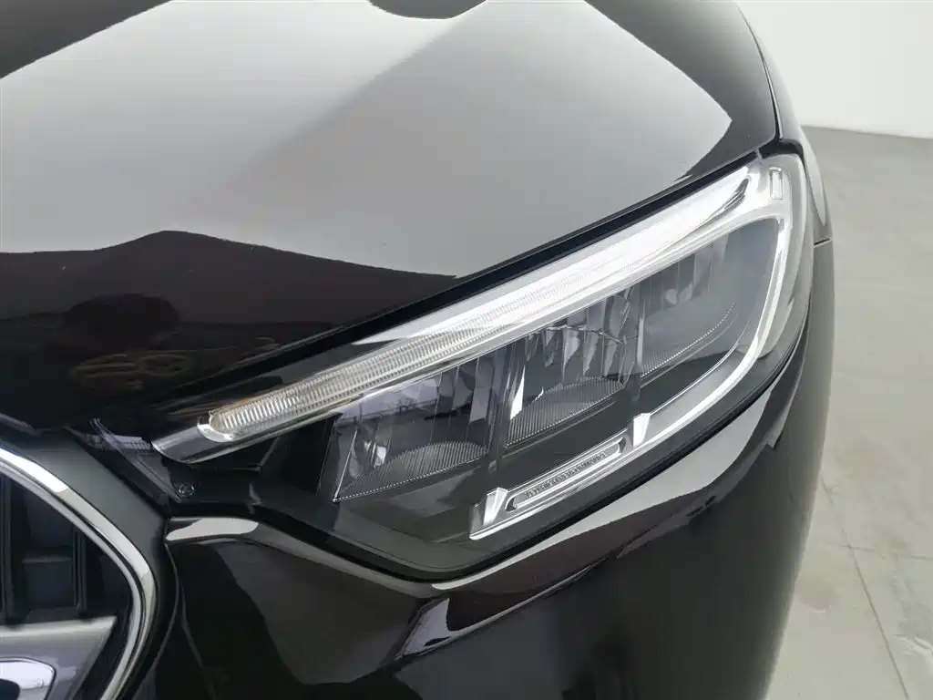Mercedes-Benz GLC 2023 GLC 260 L 4MATIC Sport 5-seater фото 7