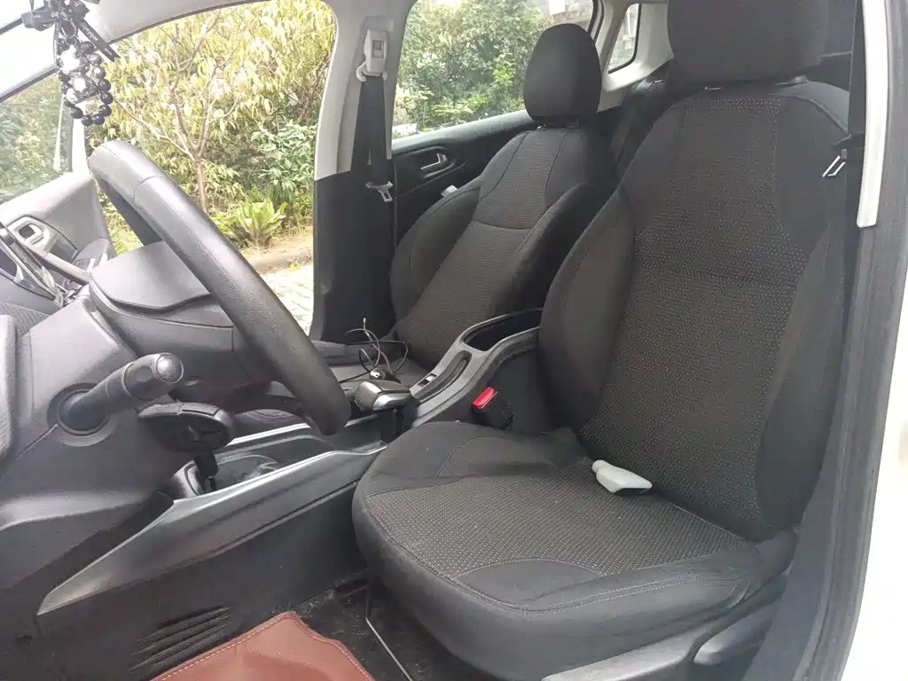 Peugeot 2008 2015 2014 1.6L Automatic Fashion Edition