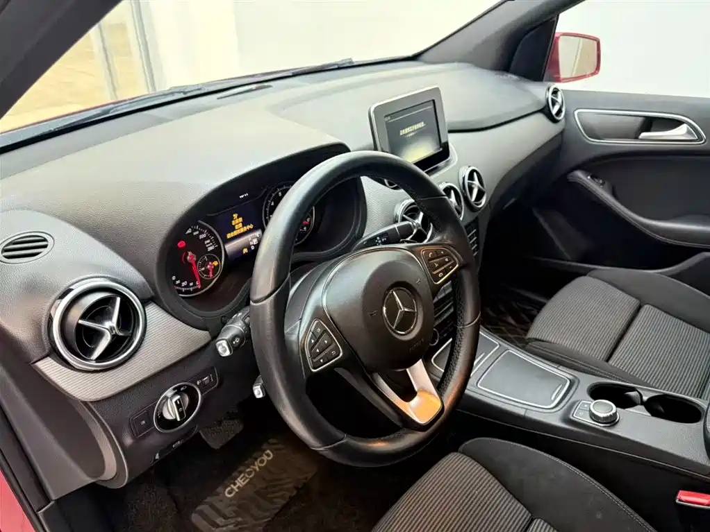 Mercedes-Benz B-Class 2017 B 180 фото 12