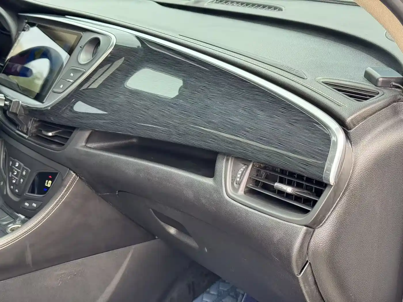 Buick Envision Plus 2017 20T FWD Premium фото 12