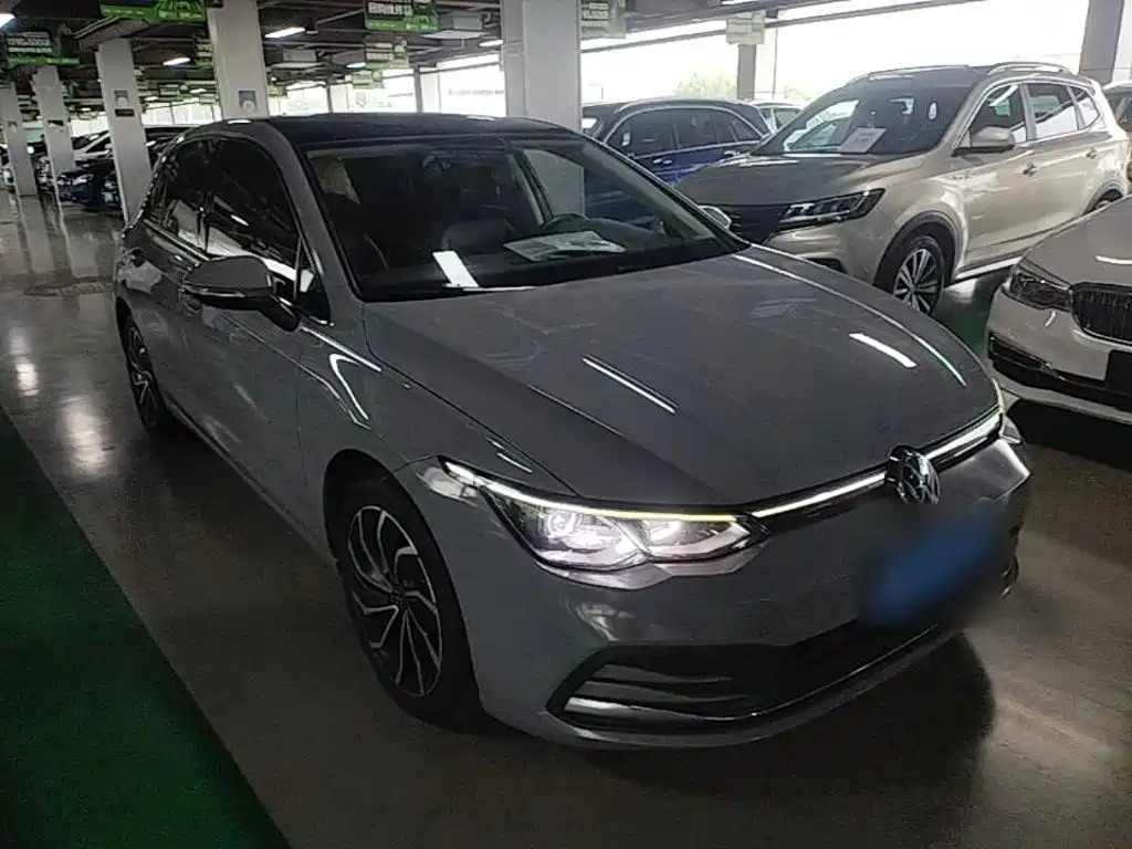 VOLKSWAGEN GOLF