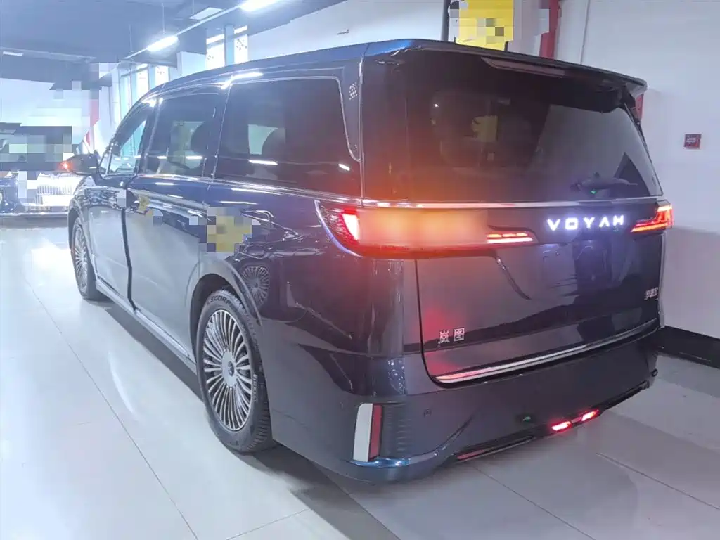 Voyah Auto Voyah Dreamer 2025 PHEV AWD Flagship Kunpeng Edition фото 5