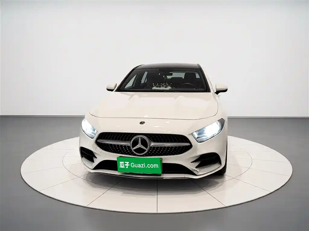 Mercedes-Benz A-Class 2020 A 180 L Sport Sedan фото 3