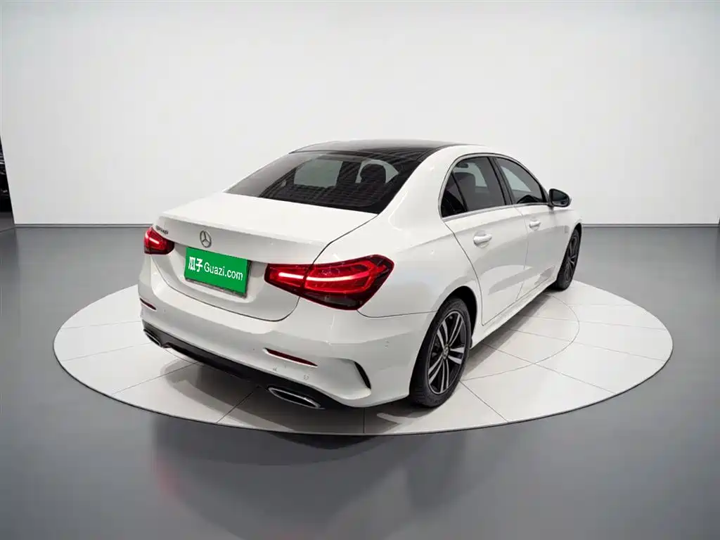 Mercedes-Benz A-Class 2020 A 180 L Sport Sedan фото 5