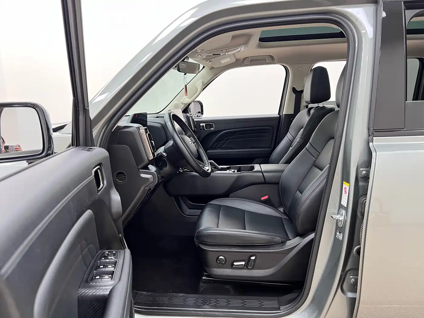 Haval Meng Long NEV 2023 Hi4 102 Explorer Edition фото 15