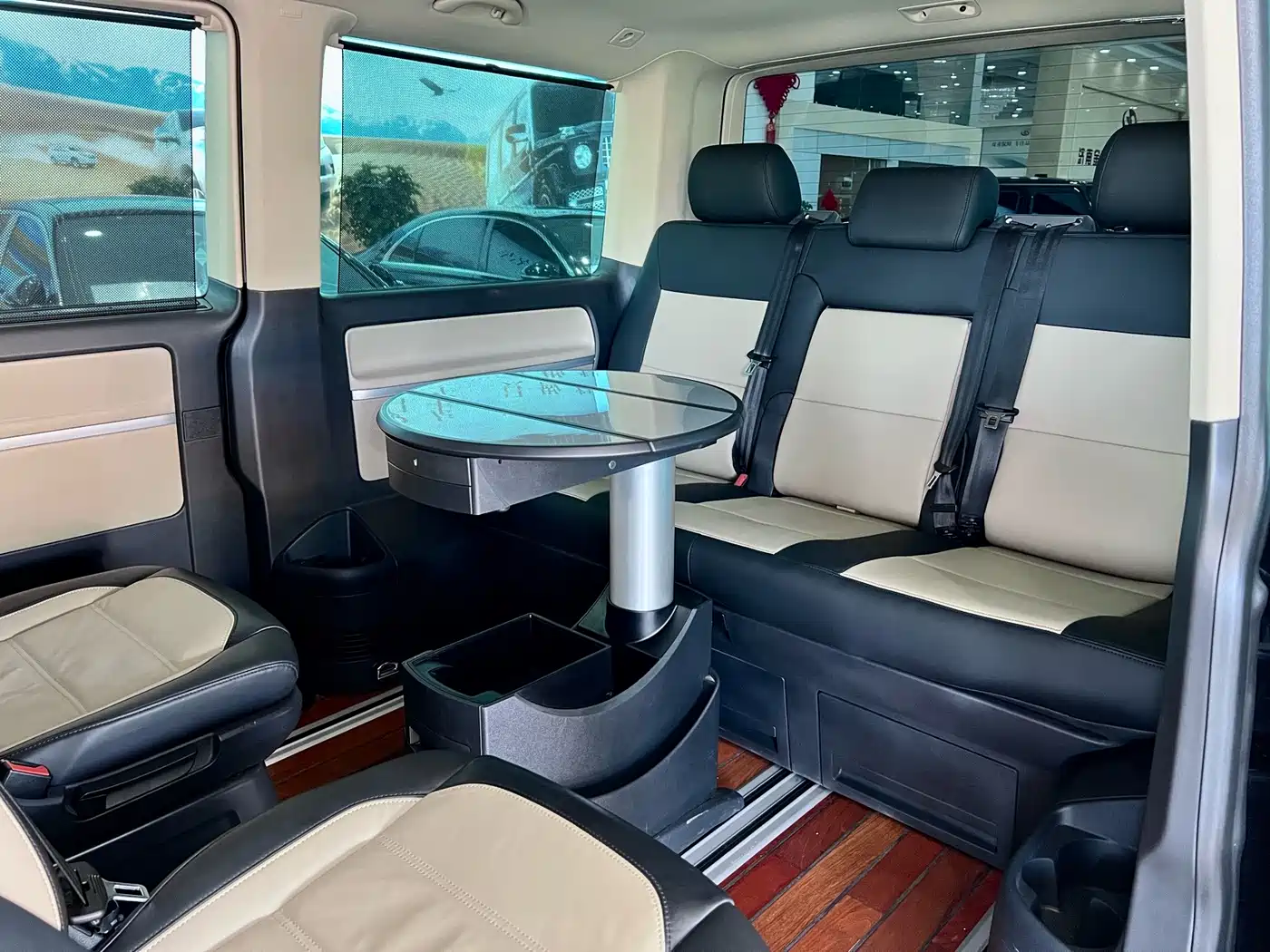 Volkswagen Multivan 2017 2016 2.0TSI AWD Premium 6-Seater