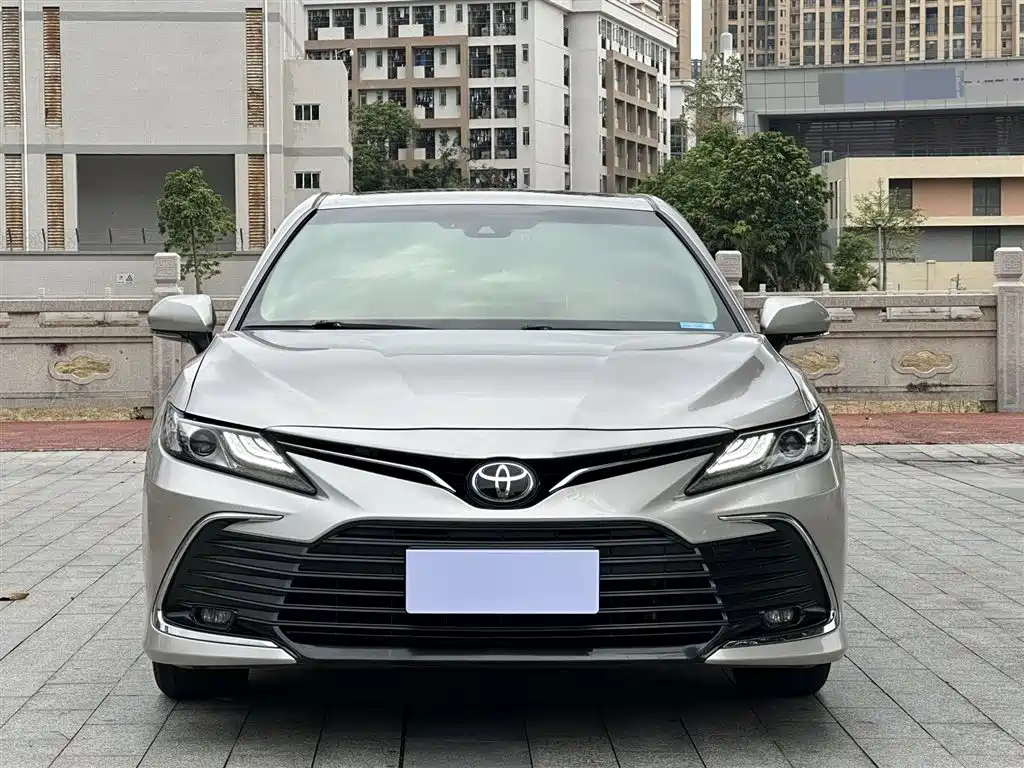 Toyota Camry 2021 2.0G Luxury Edition фото 2