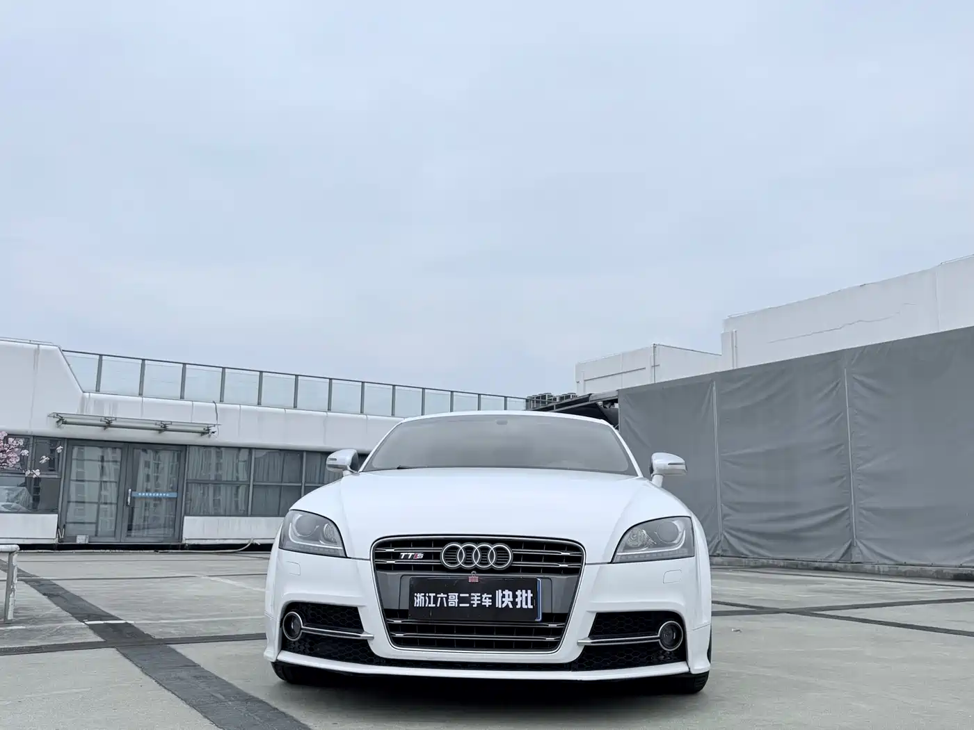 Audi TTS 2011 Model TTS Coupe 2.0TFSI quattro фото 2