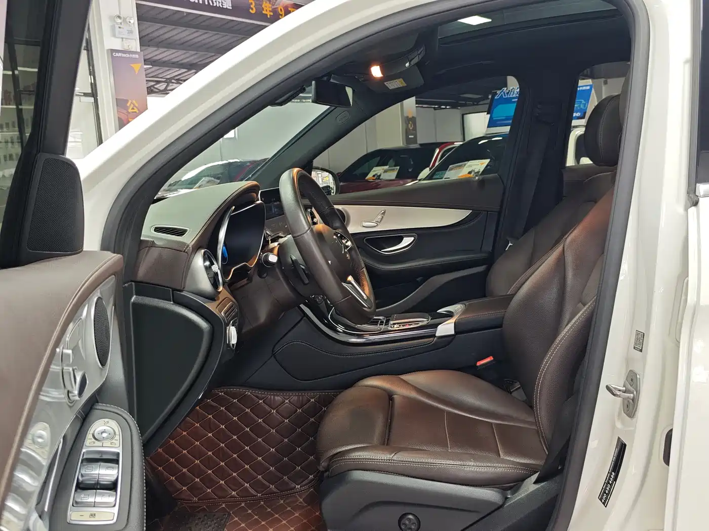 Mercedes-Benz GLC 2020 Facelift GLC 260 L 4MATIC Dynamic фото 6