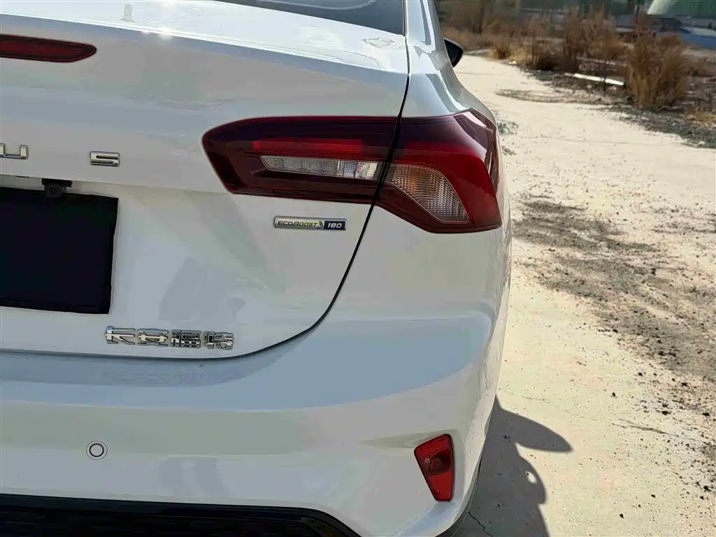 FORD FOX