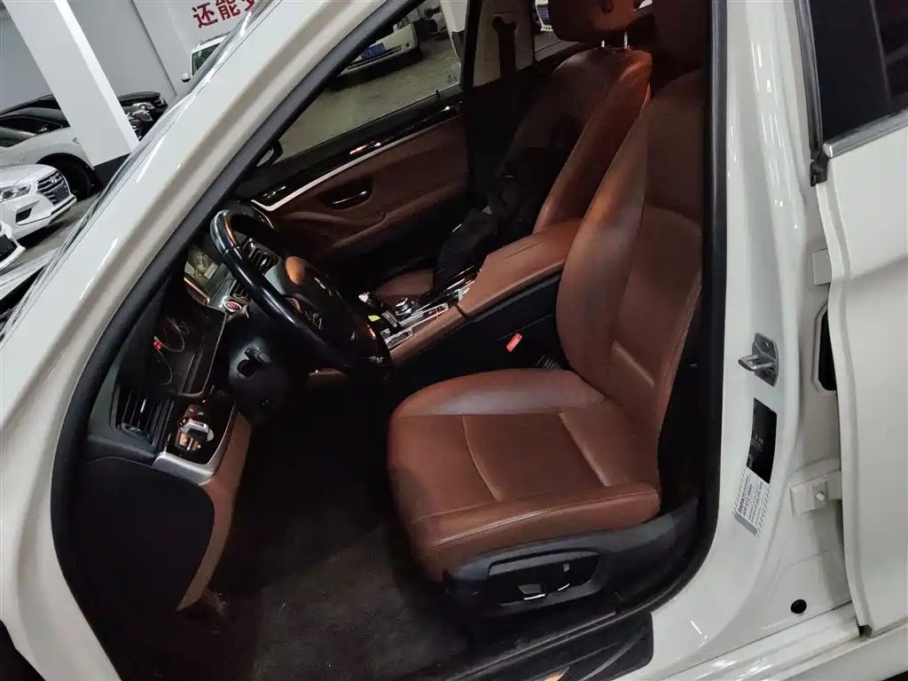 BMW 5 Series 2017 525Li Leading Edition фото 11